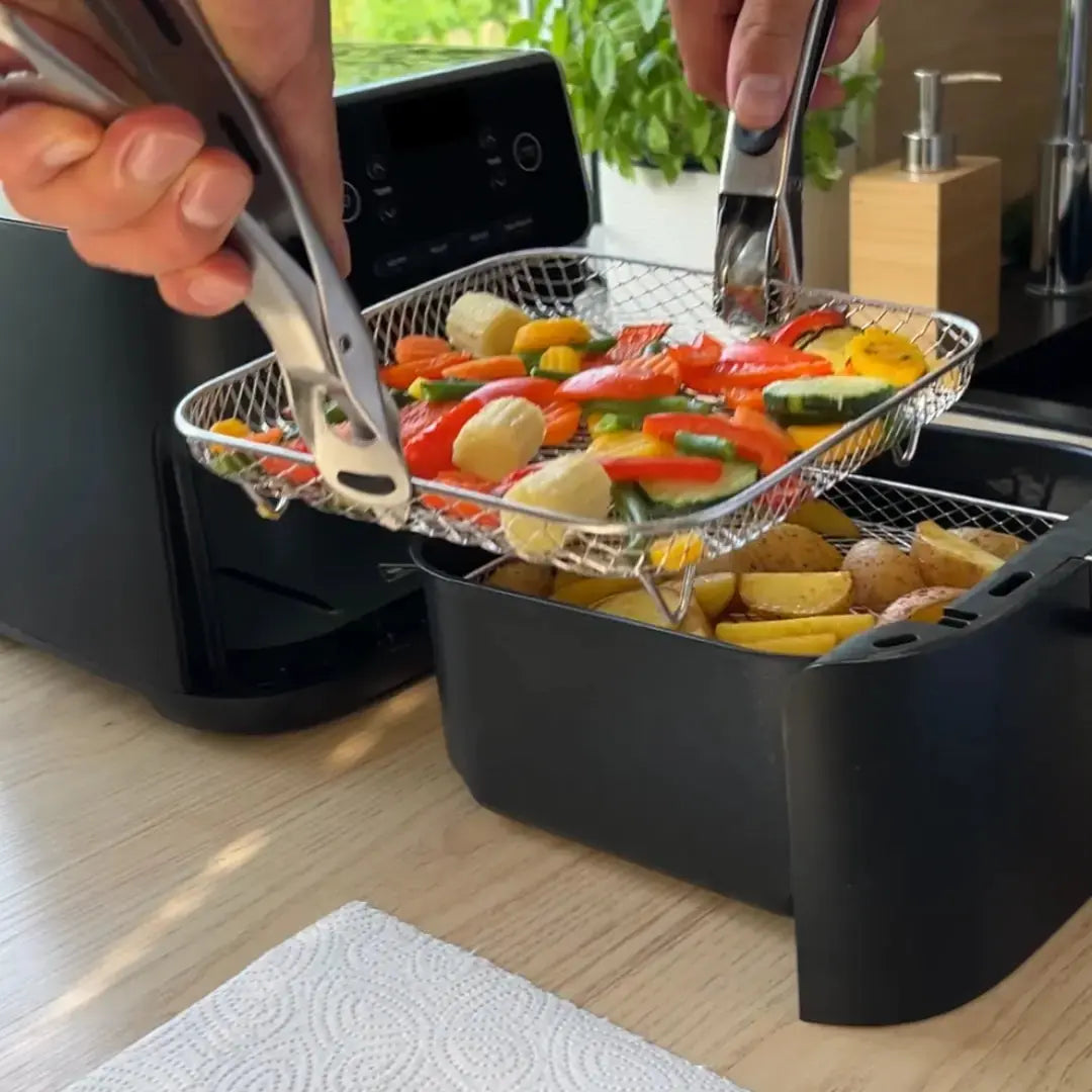 FryLayers | 3 stackable baskets + 2 tongs free of charge – more space for cooking, less waiting time